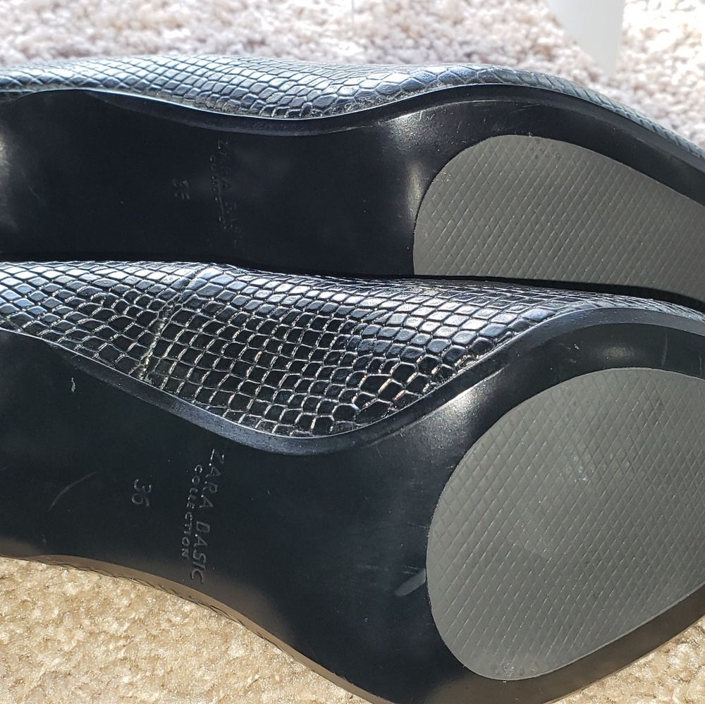 Shoes - Picture 3 of 4